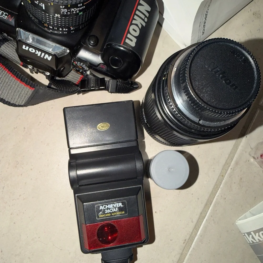 NIKON N5005 35mm FILM CAMERA with AF Nikkor 35-70mm 80-200mmLens Cap Strap Case